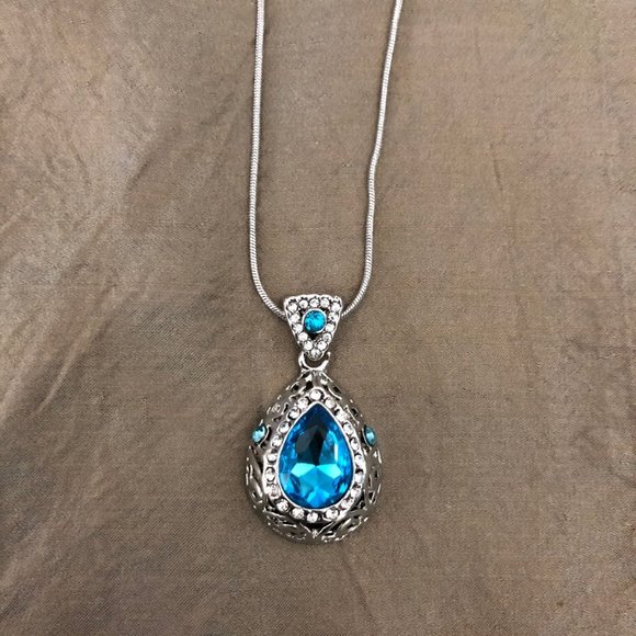 Jewelry - Blue - WGP Swarovski Elements Crystal necklace